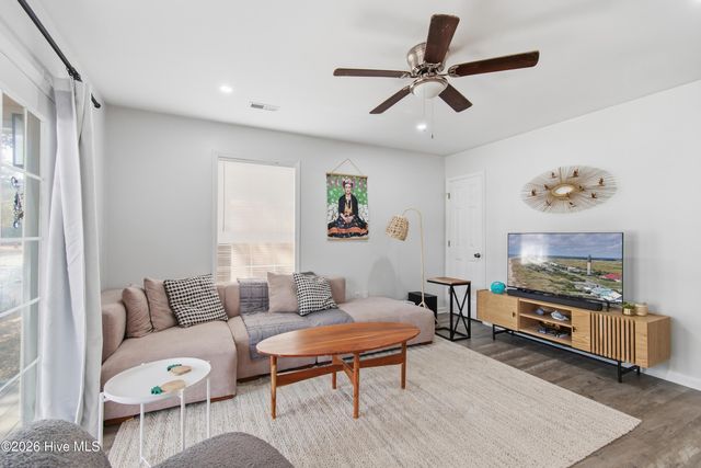 107 NE 65th Street, Oak Island, NC 28465