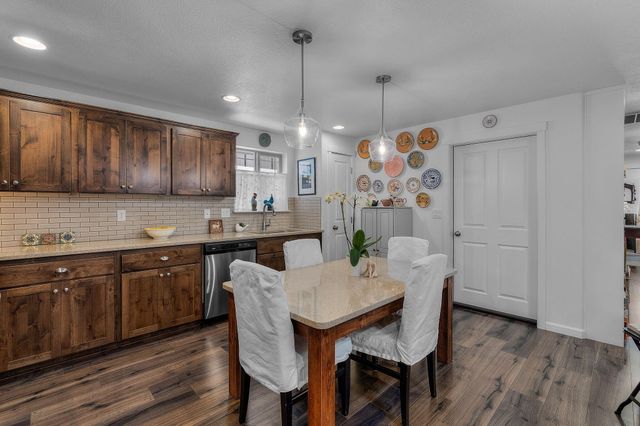 240 NW 30th Street, Redmond, OR 97756