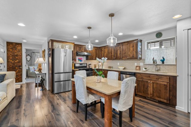 240 NW 30th Street, Redmond, OR 97756