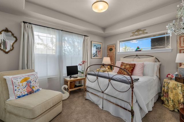 240 NW 30th Street, Redmond, OR 97756