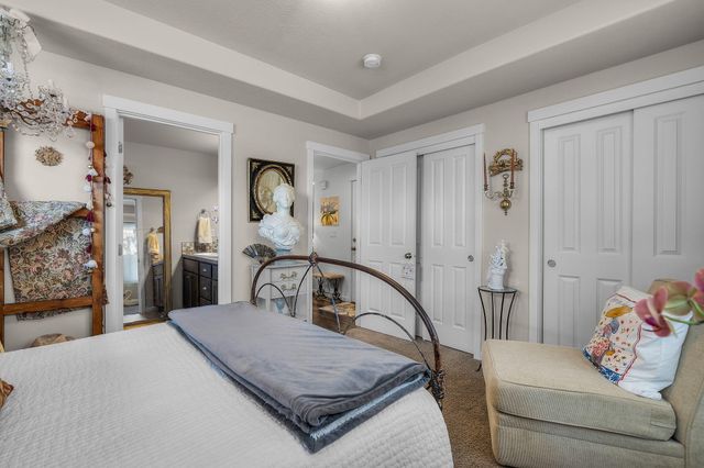 240 NW 30th Street, Redmond, OR 97756