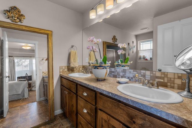 240 NW 30th Street, Redmond, OR 97756