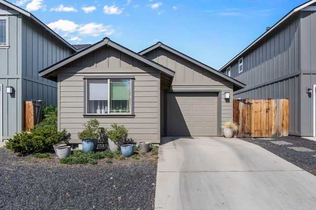 240 NW 30th Street, Redmond, OR 97756