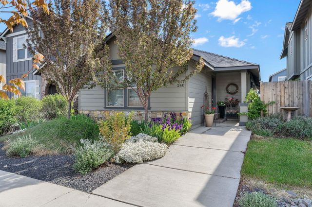 240 NW 30th Street, Redmond, OR 97756