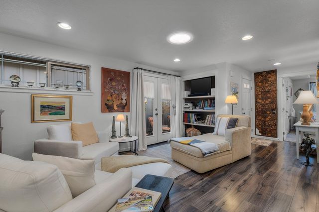 240 NW 30th Street, Redmond, OR 97756