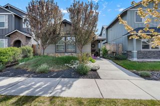 240 NW 30th Street, Redmond, OR 97756