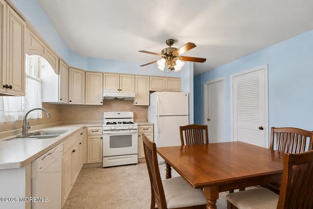 127 Waldron Road, Toms River, NJ 08753