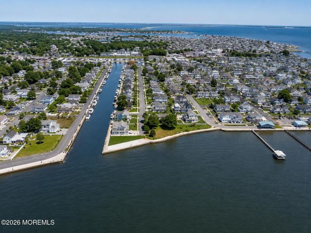 127 Waldron Road, Toms River, NJ 08753