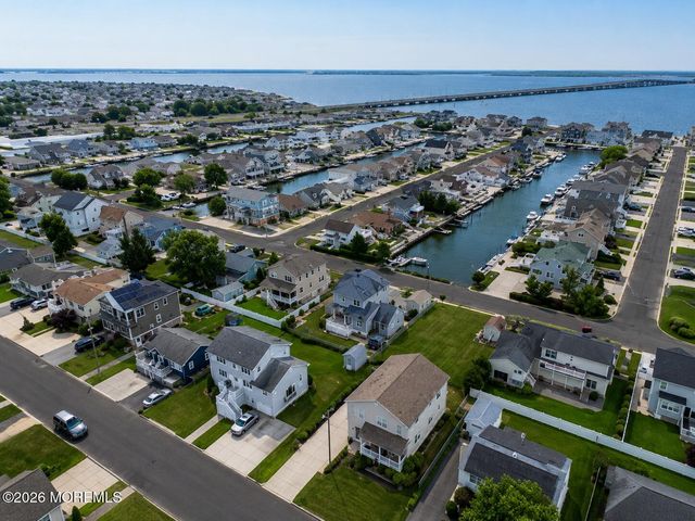 127 Waldron Road, Toms River, NJ 08753