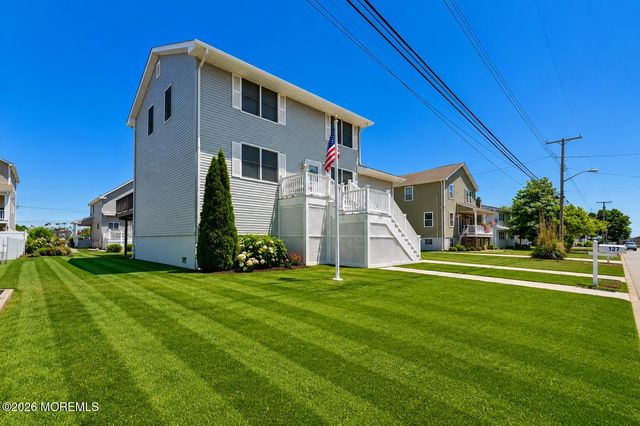 127 Waldron Road, Toms River, NJ 08753