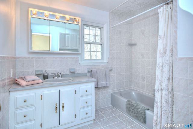 42 Scodon Drive, Ridgefield, CT 06877