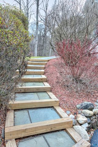 42 Scodon Drive, Ridgefield, CT 06877