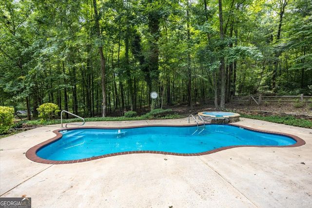 201 Manor Court, Forsyth, GA 31029