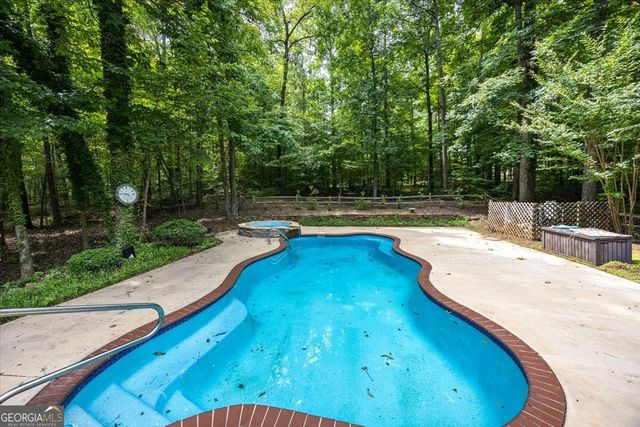 201 Manor Court, Forsyth, GA 31029
