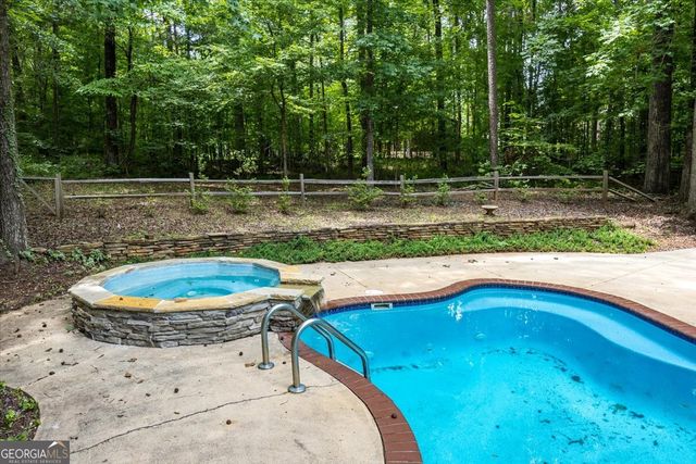 201 Manor Court, Forsyth, GA 31029