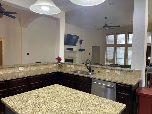 730 Cumberland Ridge Lane, League City, TX 77573