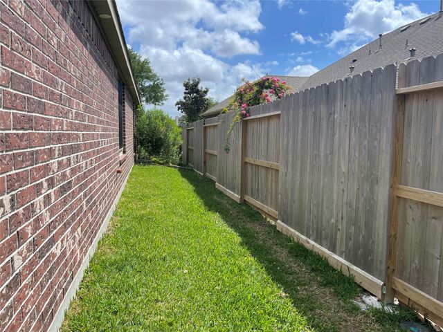 730 Cumberland Ridge Lane, League City, TX 77573