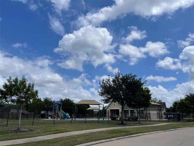 730 Cumberland Ridge Lane, League City, TX 77573