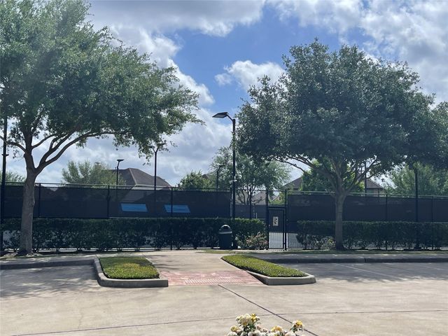 730 Cumberland Ridge Lane, League City, TX 77573