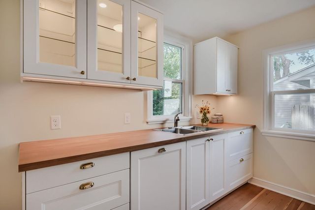 7711 Division Street, Saint Louis Park, MN 55426