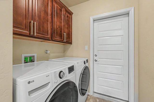 8700 Aspen Leaf Drive NE, Albuquerque, NM 87122