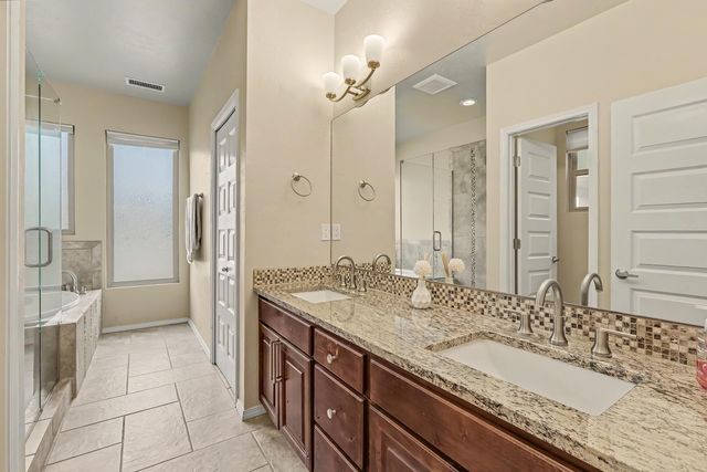8700 Aspen Leaf Drive NE, Albuquerque, NM 87122