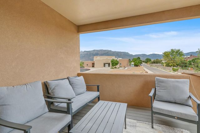 8700 Aspen Leaf Drive NE, Albuquerque, NM 87122