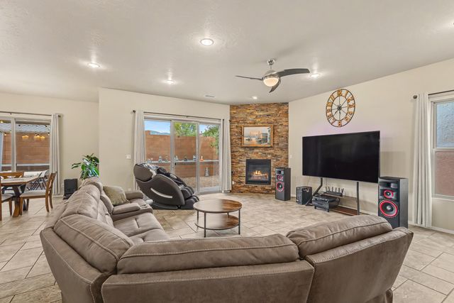 8700 Aspen Leaf Drive NE, Albuquerque, NM 87122