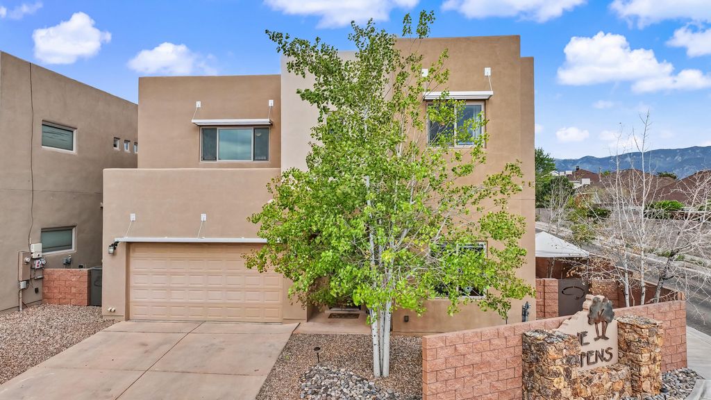 8700 Aspen Leaf Drive NE, Albuquerque, NM 87122
