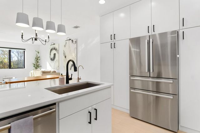 3406 E 17th ST 4, Austin, TX 78721