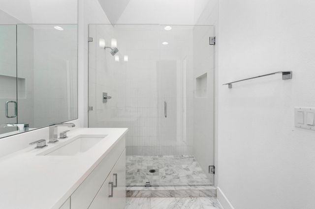 3406 E 17th ST 4, Austin, TX 78721