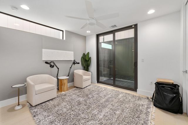 3406 E 17th ST 4, Austin, TX 78721