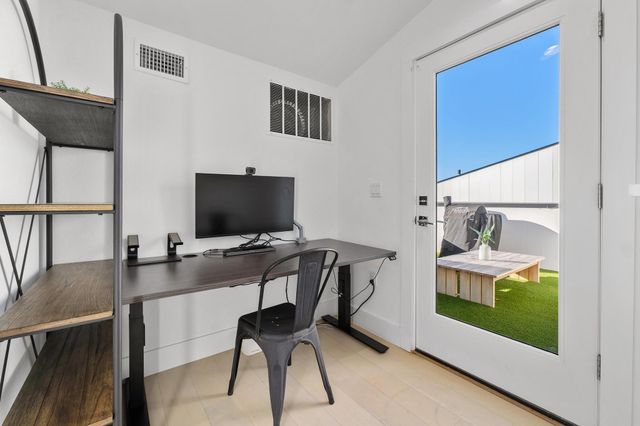 3406 E 17th ST 4, Austin, TX 78721