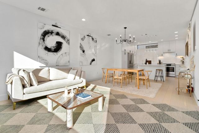 3406 E 17th ST 4, Austin, TX 78721