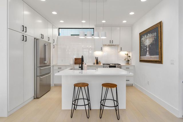 3406 E 17th ST 4, Austin, TX 78721