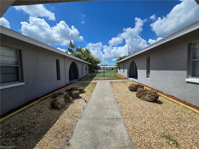 702 SE 47th ST 2, Cape Coral, FL 33904