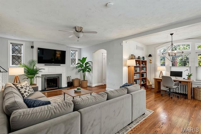 7232 Clayton Road, Richmond Heights, MO 63117