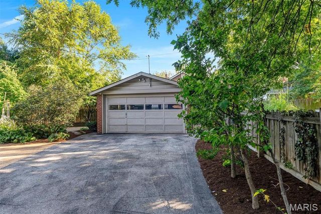 7232 Clayton Road, Richmond Heights, MO 63117