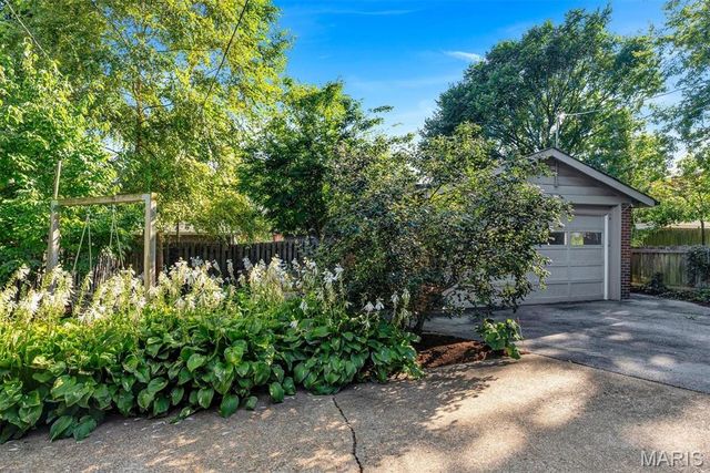 7232 Clayton Road, Richmond Heights, MO 63117