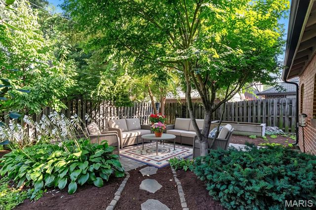 7232 Clayton Road, Richmond Heights, MO 63117