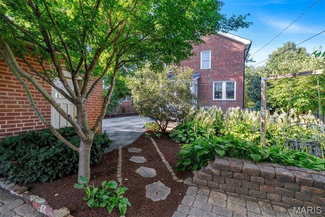 7232 Clayton Road, Richmond Heights, MO 63117