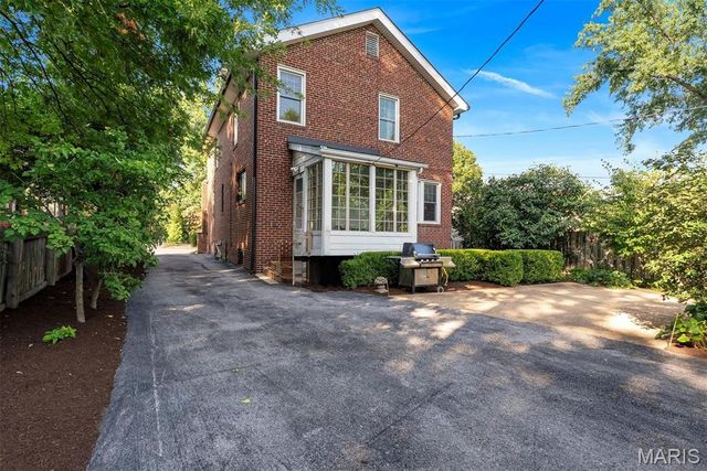 7232 Clayton Road, Richmond Heights, MO 63117