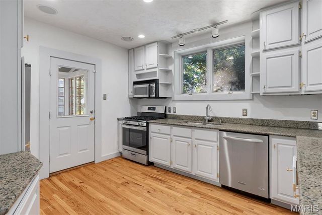 7232 Clayton Road, Richmond Heights, MO 63117