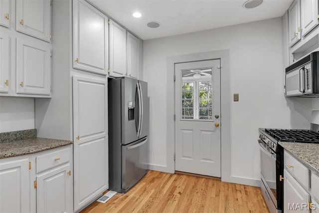 7232 Clayton Road, Richmond Heights, MO 63117