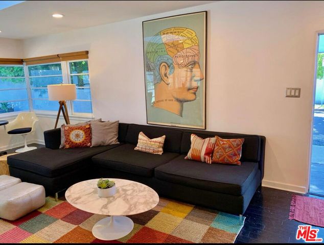 8467 Willoughby Avenue, Los Angeles, CA 90069