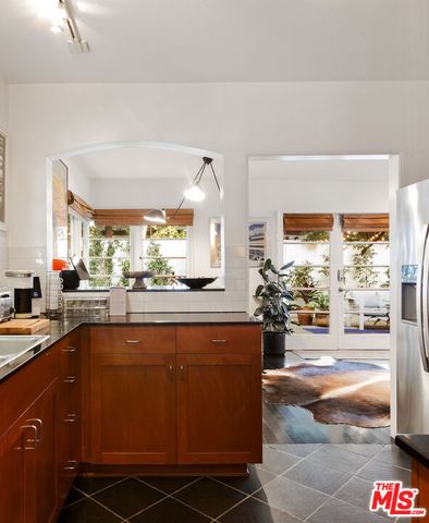8467 Willoughby Avenue, Los Angeles, CA 90069