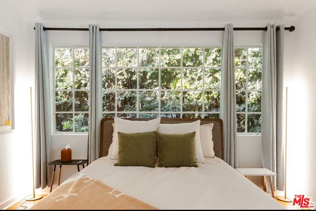 8467 Willoughby Avenue, Los Angeles, CA 90069