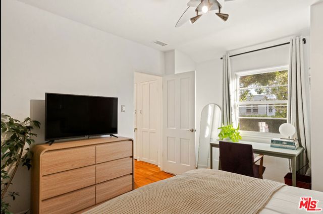 8467 Willoughby Avenue, Los Angeles, CA 90069