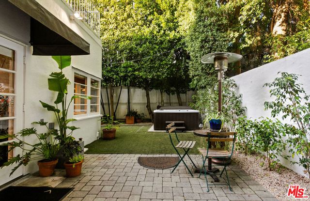 8467 Willoughby Avenue, Los Angeles, CA 90069