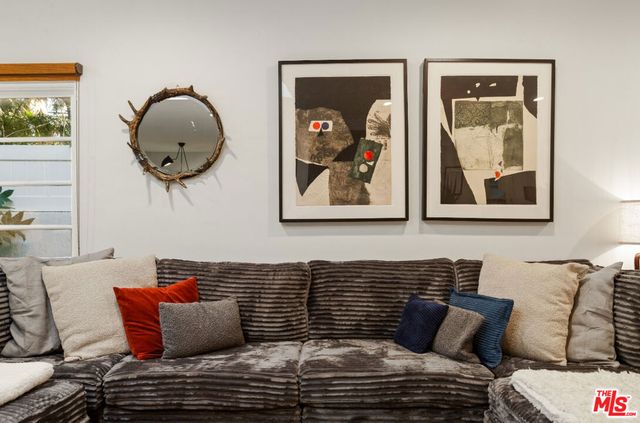 8467 Willoughby Avenue, Los Angeles, CA 90069